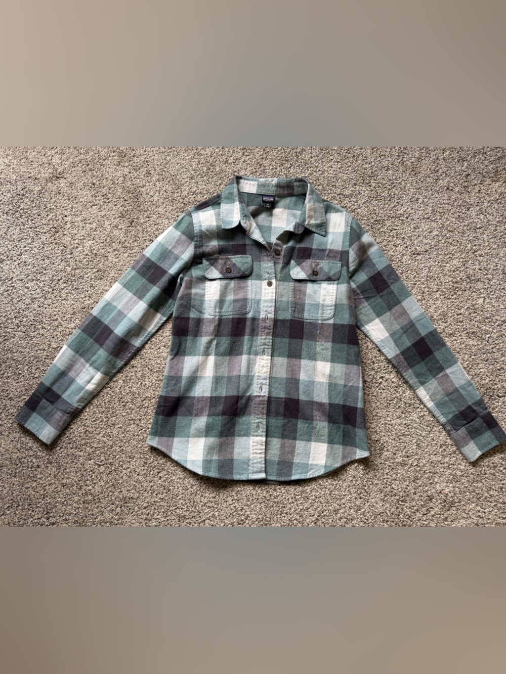 Women’s Plaid Button-Up Shirt - Green & Gray